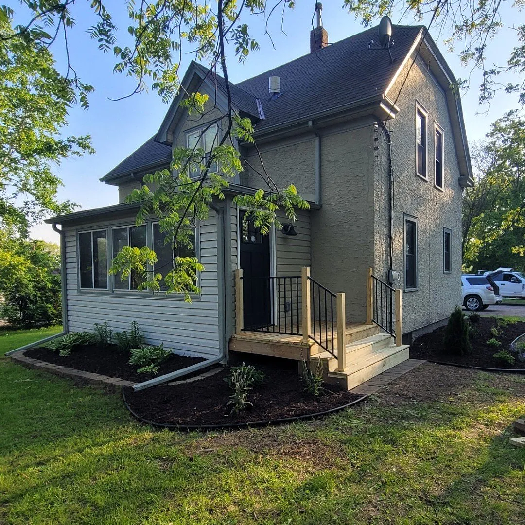 3 bed, 1.5 bath, 1507 sqft, $2,400 — Photo 1