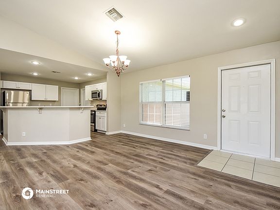 5th image of 2221 NE Juanita Pl