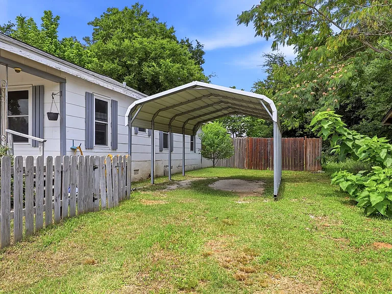 601 Kay St — Photo 3