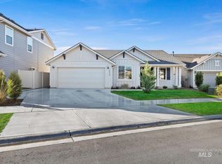 5825 W Daphne Dr, Meridian, ID 83646