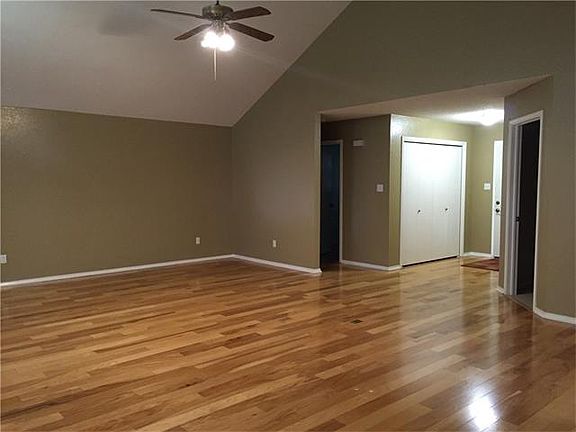 2nd image of 109 Simpson Ave