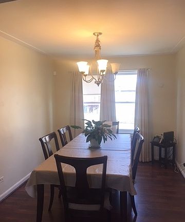 5th image of 8008 S Artesian Ave