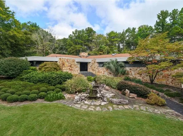 3905 Parian Ridge Rd, Atlanta, GA 30327