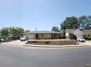 2931 Crest Dr, Bakersfield, CA 93306