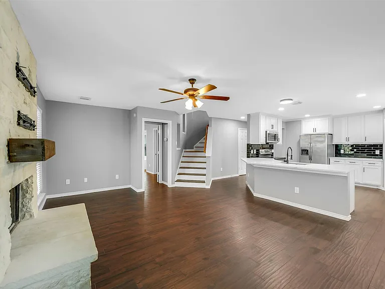 2214 Shady Pine Dr — Photo 4