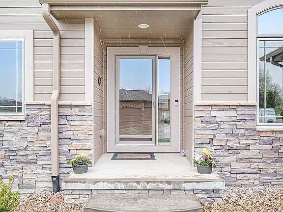 2nd image of 815 S 198th St