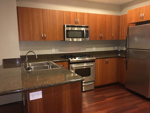 Kitchen (French door fridge not shown)