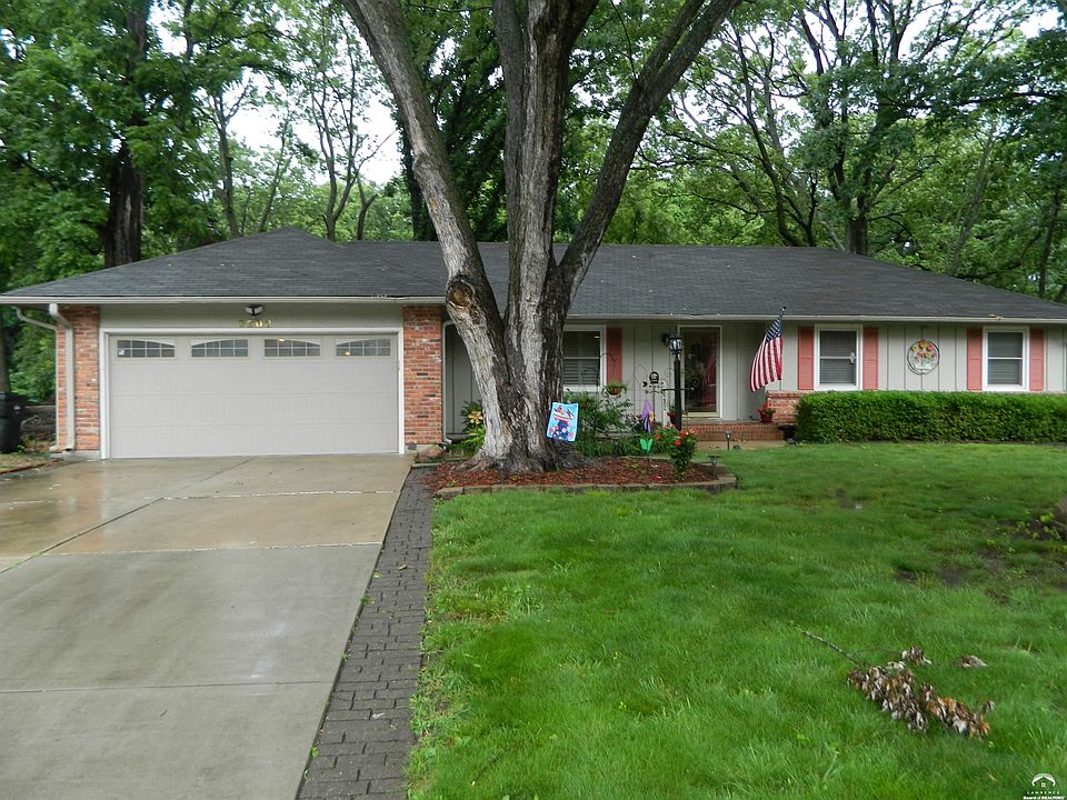 1st image of 3202 SW 33rd Ct
