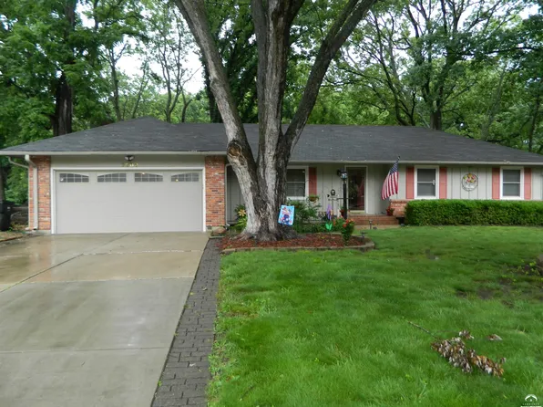 3202 SW 33rd Ct, Topeka, KS 66614