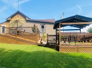 535 E Haymore St, Mount Airy, NC 27030