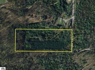N Hoeft Rd, Lake Leelanau, MI 49653