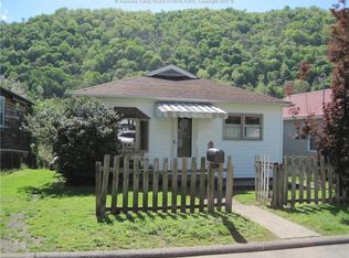 3120 Maple St, Belle, WV 25015