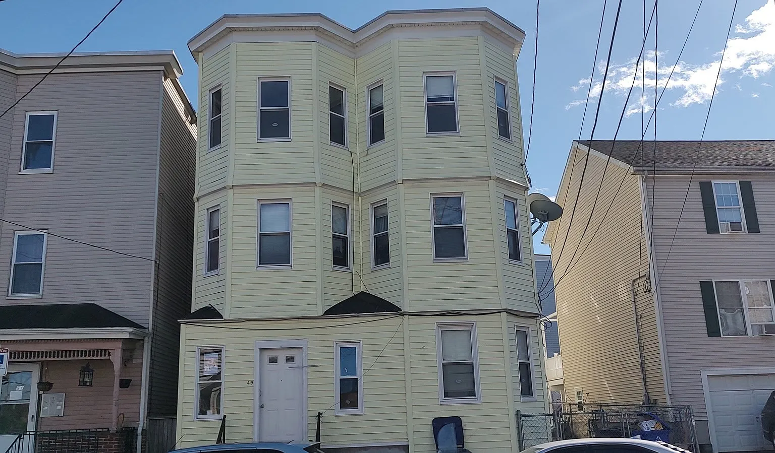 4 bed, 1.0 bath, 1575 sqft, $3,500 — Photo 1