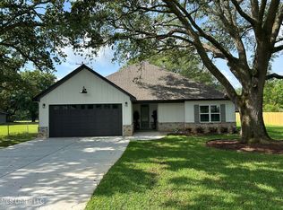 3076 Highland Ave, Diberville, MS 39540