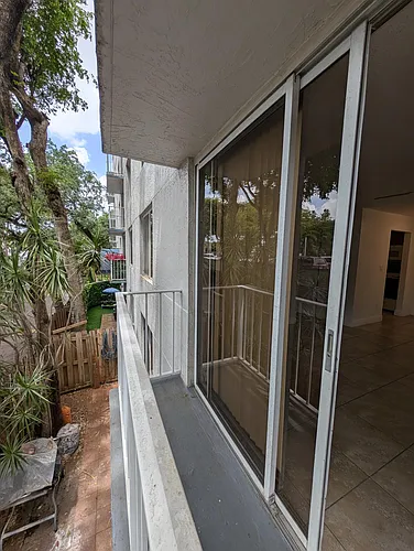 1720 NW North River Dr Photo 1