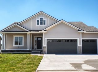 2835 Sunflower Dr, Waukee, IA 50208