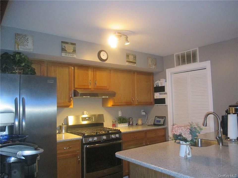 1st image of 754 E Crooked Hill Rd #754