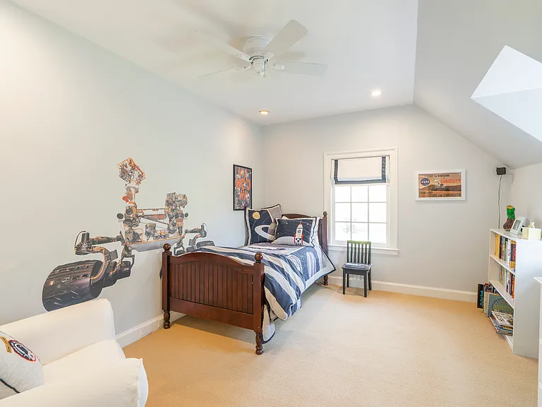 601 Harriton Rd — Photo 37