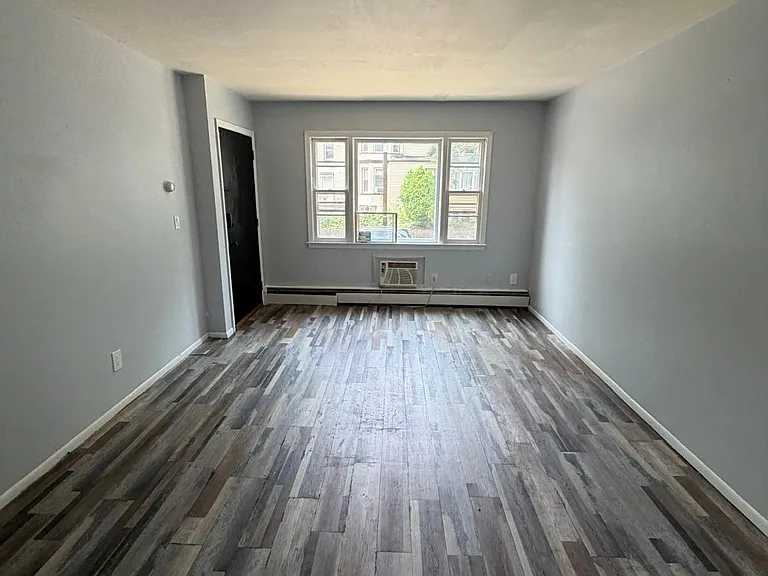 1611 Oliver St #1R — Photo 1