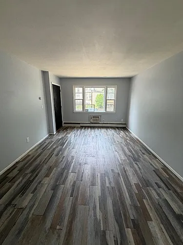 1611 Oliver St Photo 1