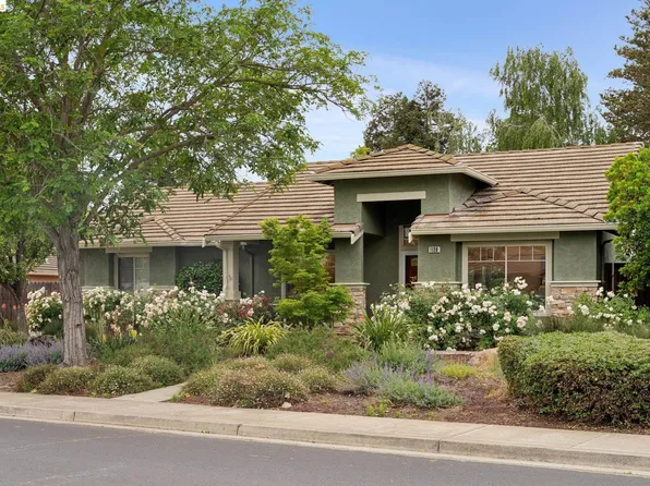 1130 Meadow Dr, Livermore, CA 94551