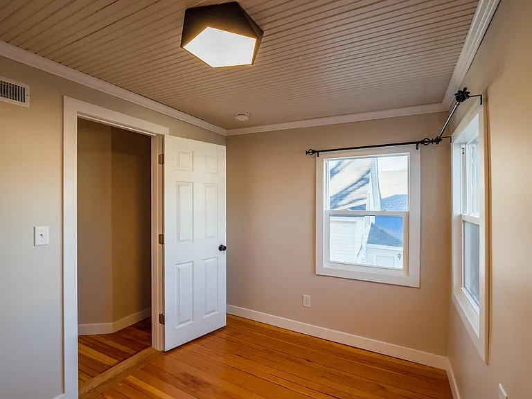 850 15th St SE — Photo 24