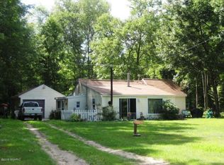 2209 N Cypress Ave, White Cloud, MI 49349
