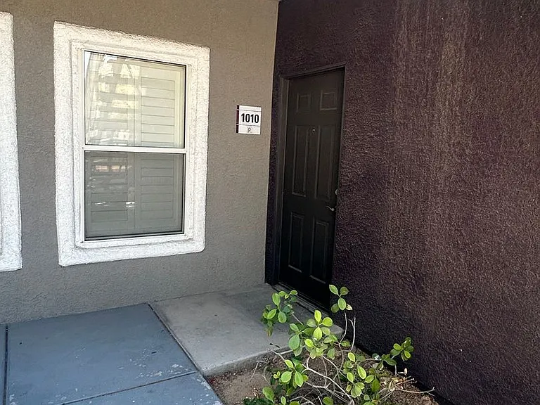 9620 W Russell Rd #1010 — Photo 2