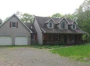31 Earl Ln, Sweet Valley, PA 18656