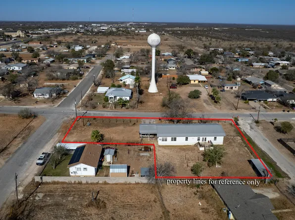303 19th, Carrizo Springs, TX 78834