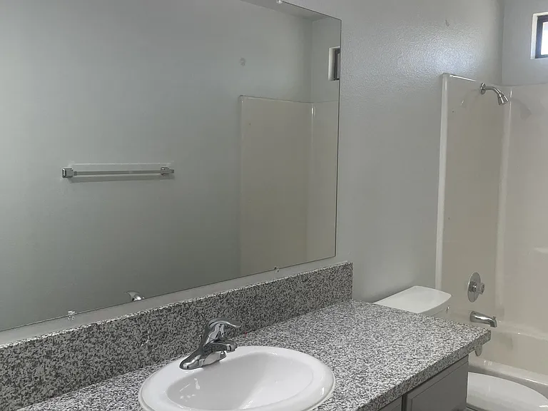139 W San Jose Ave #111 — Photo 4