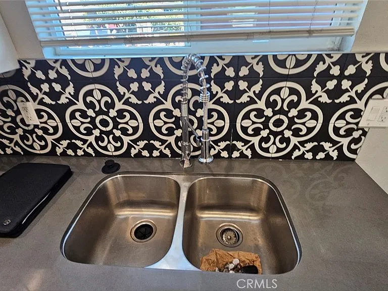 1536 East Blvd #B — Photo 24