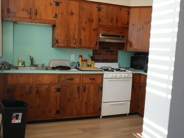 98 Main St APT 4, Kingston, MA 02364
