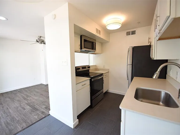 5404 Reiger Ave #204 — Photo 9