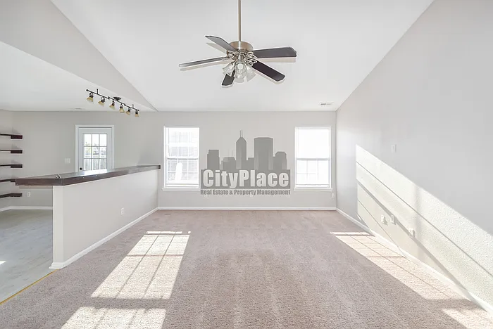 5639 Wood Hollow Dr — Photo 6
