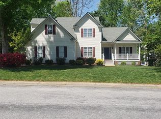 8001 Hillcreek Dr, Midlothian, VA 23112