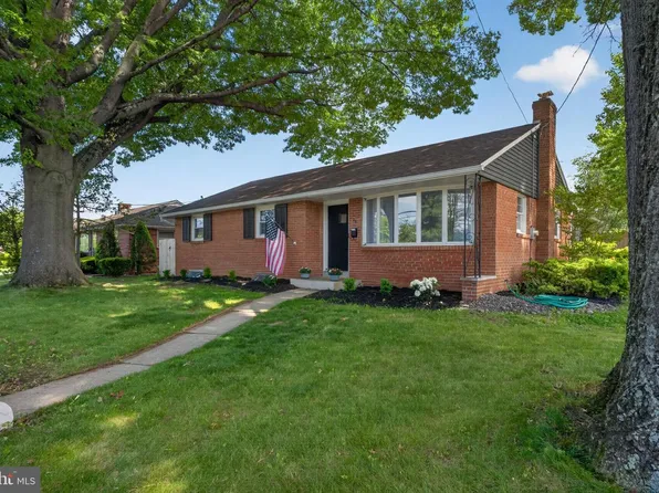 26 E Cedar St, Fleetwood, PA 19522