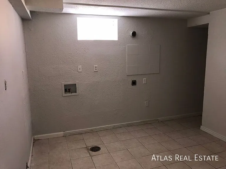 4425 N Elizabeth St — Photo 13