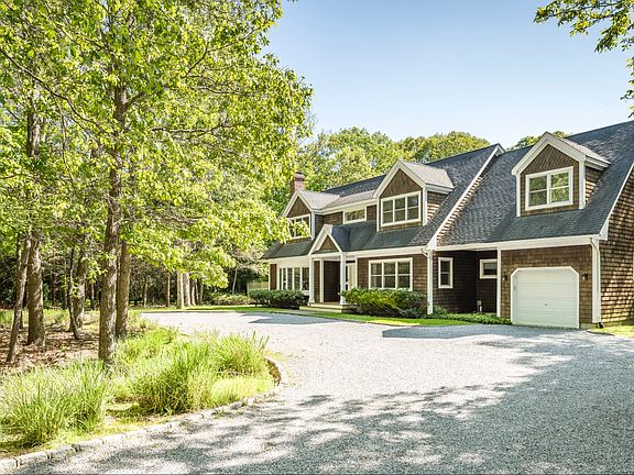 3rd image of 15 Saddle Ln