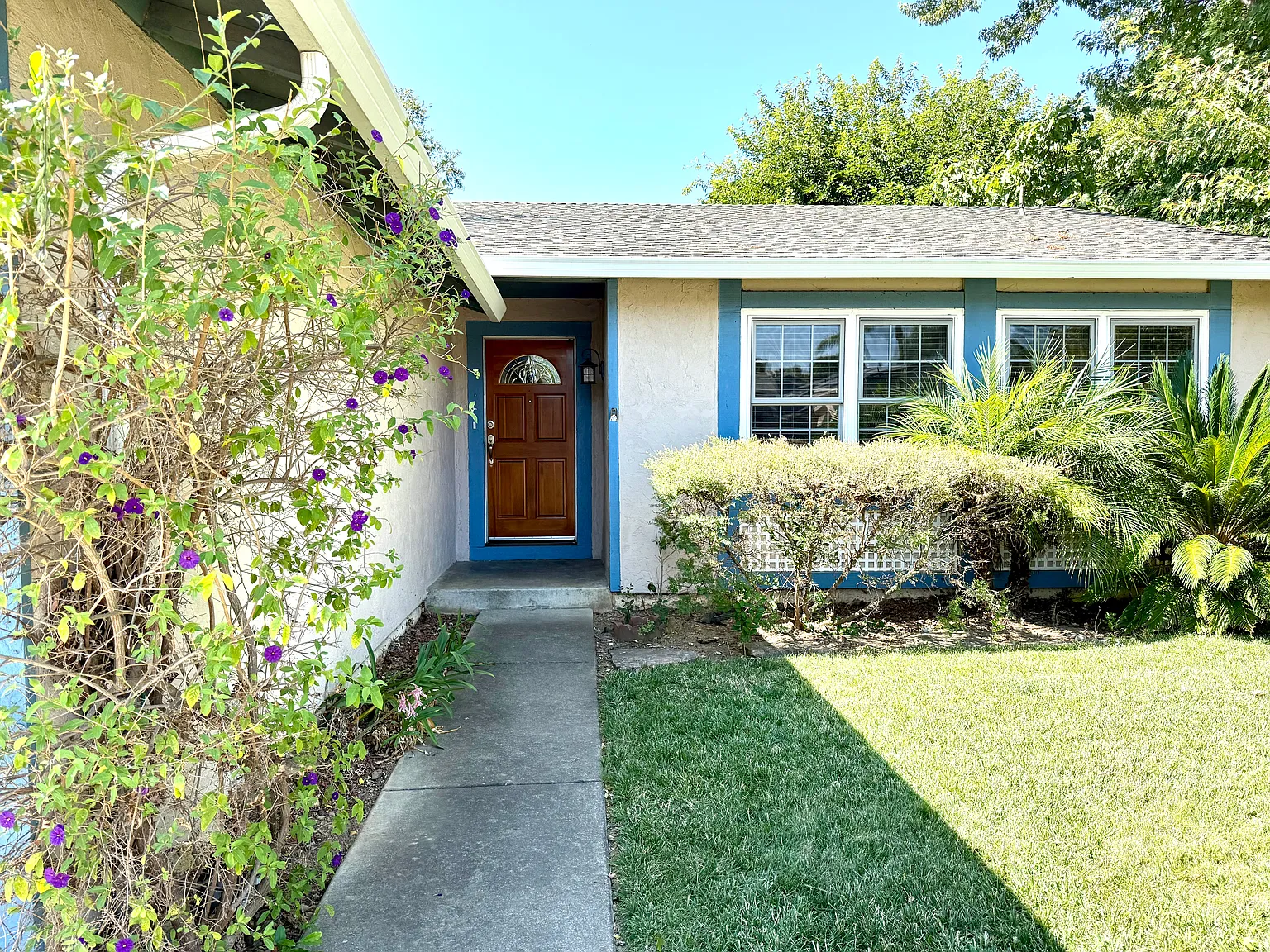 3 bed, 1220 sqft, $4,088 — Photo 3