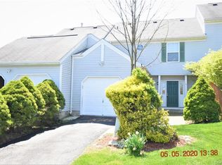 4 Walnut Way, Highland Mills, NY 10930