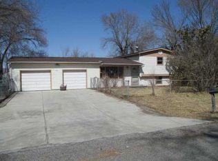 824 E 57th St S, Wichita, KS 67216