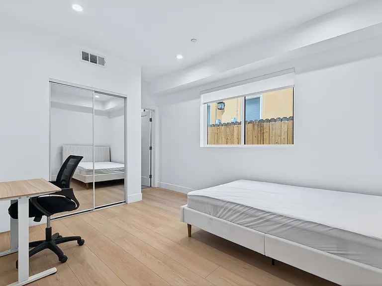 Trojan Terrace — Photo 10