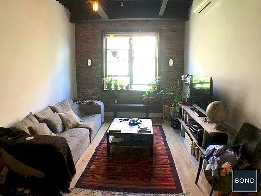 Rented by Bond New York | media 8