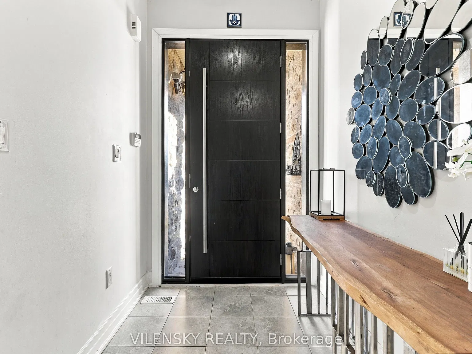 3 bed, $4,200 — Photo 4