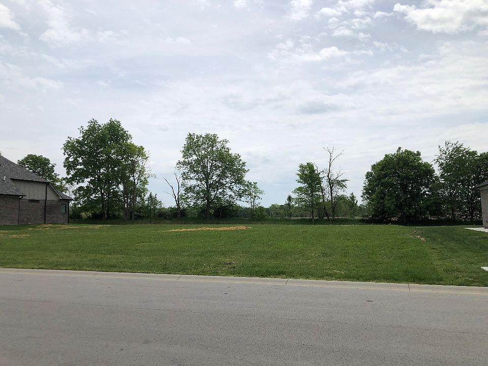 1st image of 140 Lakeside Dr