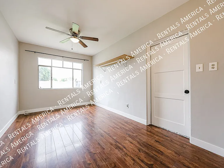 1723 W Indianola Ave — Photo 16