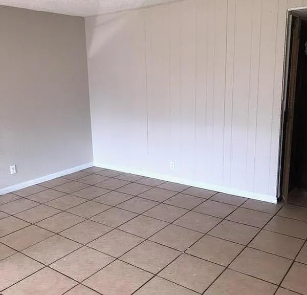 2702 Houston St — Photo 7