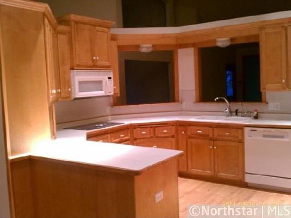 3rd image of 8770 Deer Run Dr