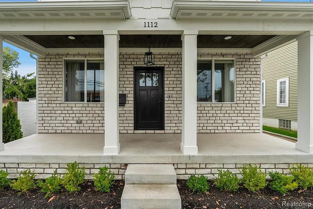 4 bed, 2.5 bath, 2328 sqft, $7,500 — Photo 4
